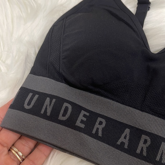 🔥Last One🔥🖤UNDER ARMOUR SEAMLESS LOW SOLID SPORTS BRA - Picture 2 of 7